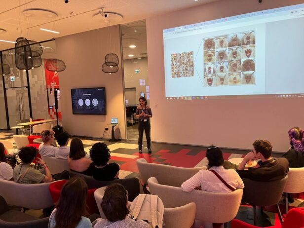 Egyetemista óra a Jelenarchívummal idegen nyelven - Hurrá dolgozunk! Ki a tanteremből