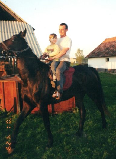 A ló két füle között legszebb a világ - 2026-04-17 09:56 - Ványai Gusztáv