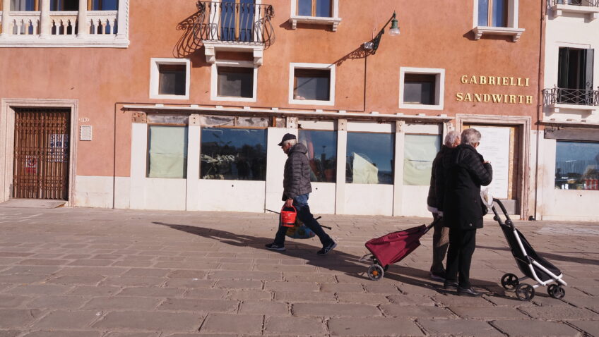 Olyan a szerencse, mint a forgó Velence.