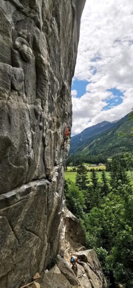 Zillertal avagy az Alpok lábainál kis sziklákon