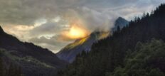 Zillertal avagy az Alpok lábainál kis sziklákon