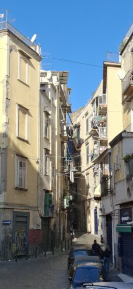 Nápoly, a szűk utcák és a kultúra városa