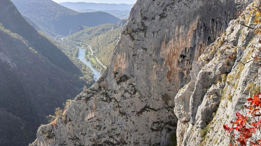 Sziklamászás az Orbász völgyében