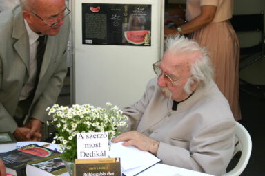 Könyvnapon - 2026-04-17 01:26 - Bencze László